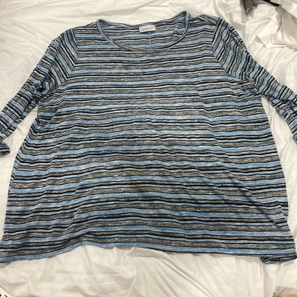 Plus size Top - Picture 1 of 2